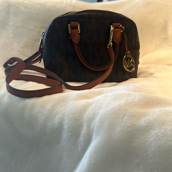 Michael Kors Handbags - Michael Kors Small Logo Crossbody Bag